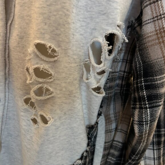 Miss Me Large Distressed Flannel Jacket/Shacket Oatmeal S MJ0207L - Picture 8 of 13